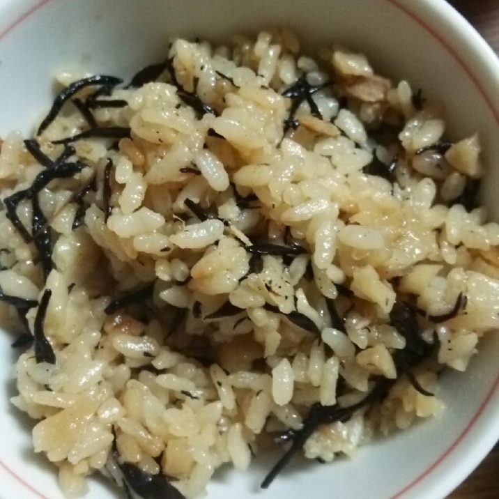 ひじきとツナ缶、切干大根の炊き込みご飯